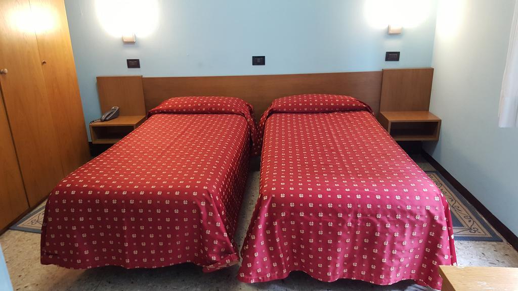 Hotel San Marco Bb Darfo Boario Terme Bagian luar foto