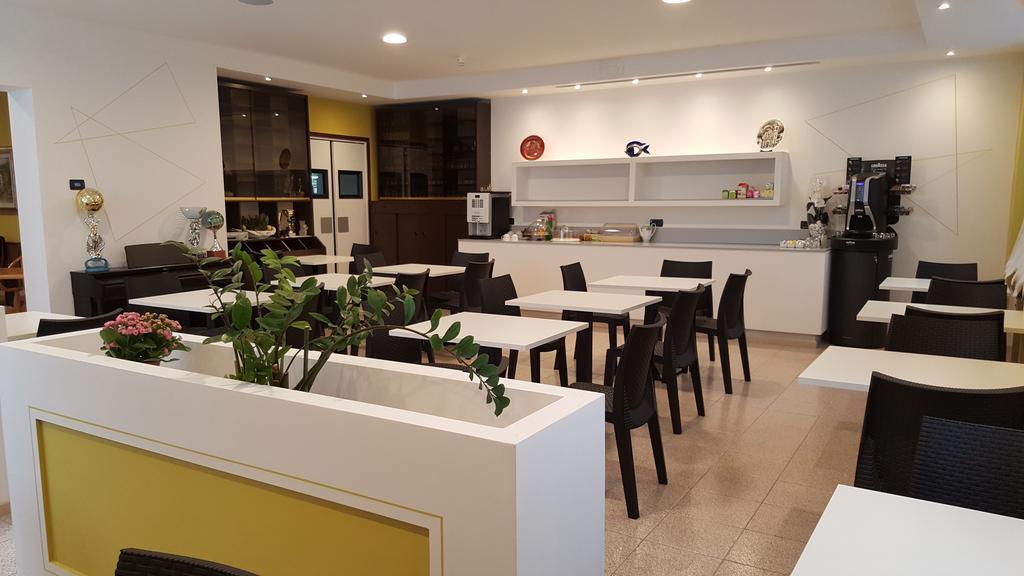 Hotel San Marco Bb Darfo Boario Terme Bagian luar foto
